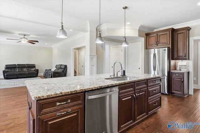 221 Coach Lamp Drive, Madison, AL 35758