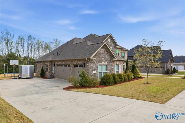 221 Coach Lamp Drive, Madison, AL 35758