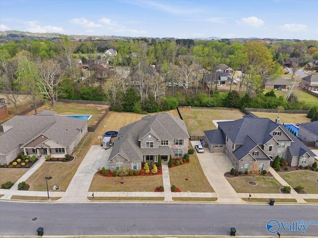 221 Coach Lamp Drive, Madison, AL 35758