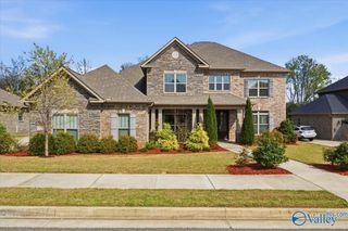 221 Coach Lamp Drive, Madison, AL 35758