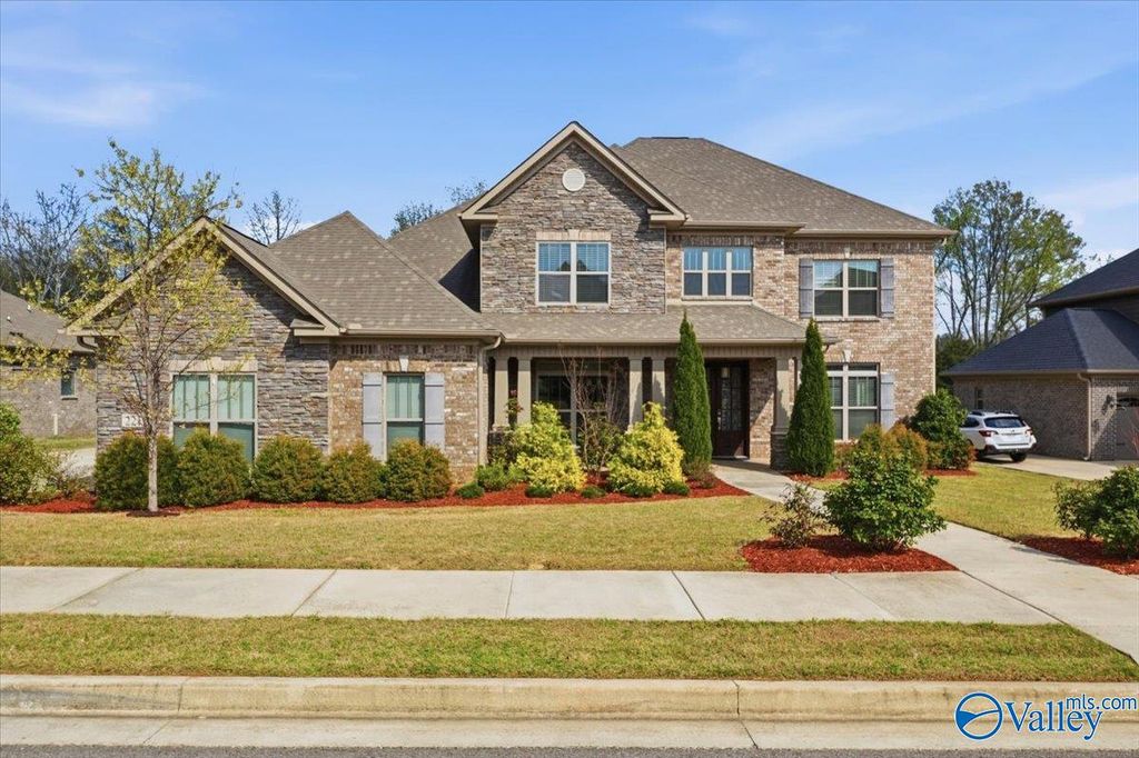 221 Coach Lamp Drive, Madison, AL 35758