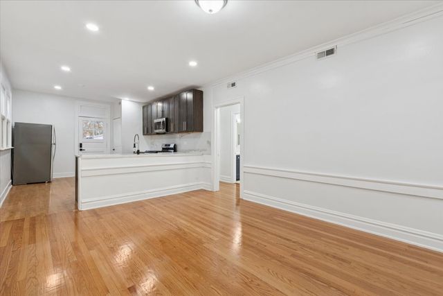 5412 N Kimball Avenue 2, Chicago, IL 60625