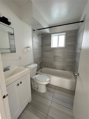 960 Biarritz Dr 14, Miami Beach, FL 33141