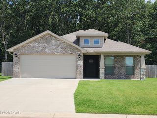 2122 Timbercrest Drive, Neosho, MO 64850