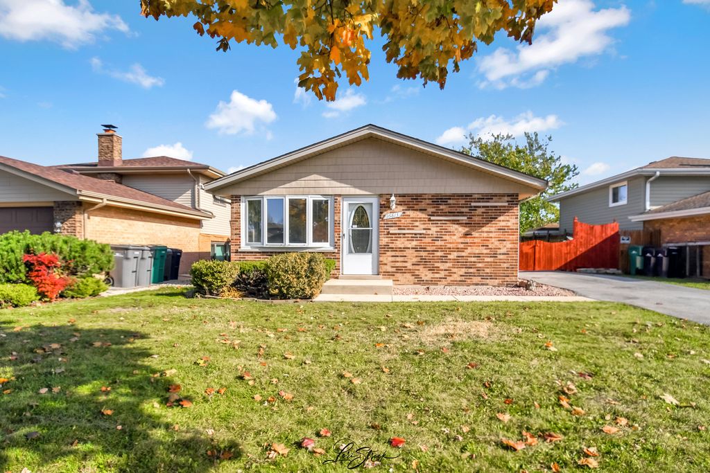 16813 89th Avenue, Orland Hills, IL 60487