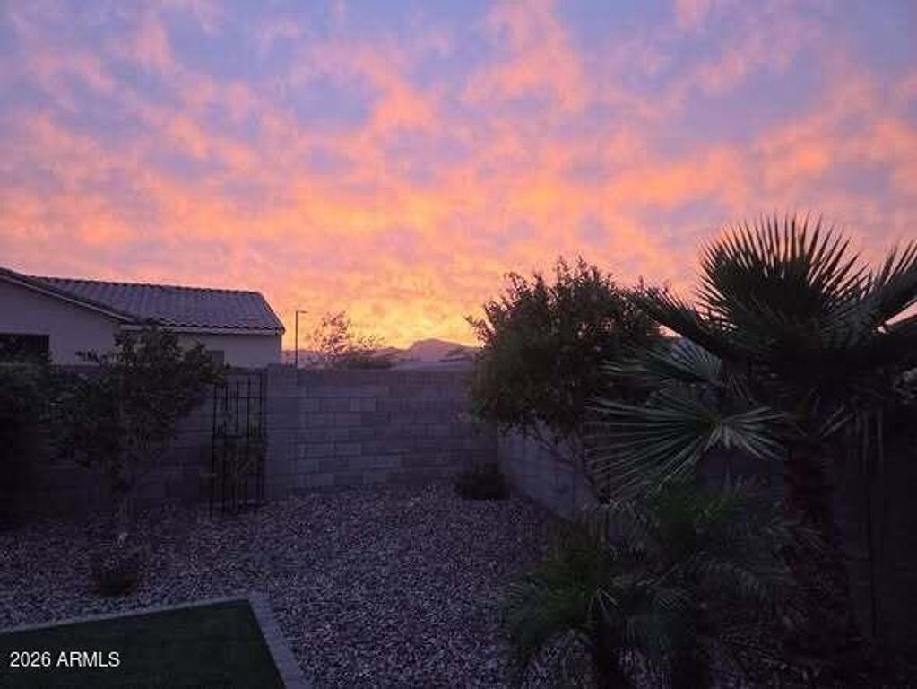 Image 11 of property listing at 5158 N 185TH Lane, Litchfield Park, AZ 85340