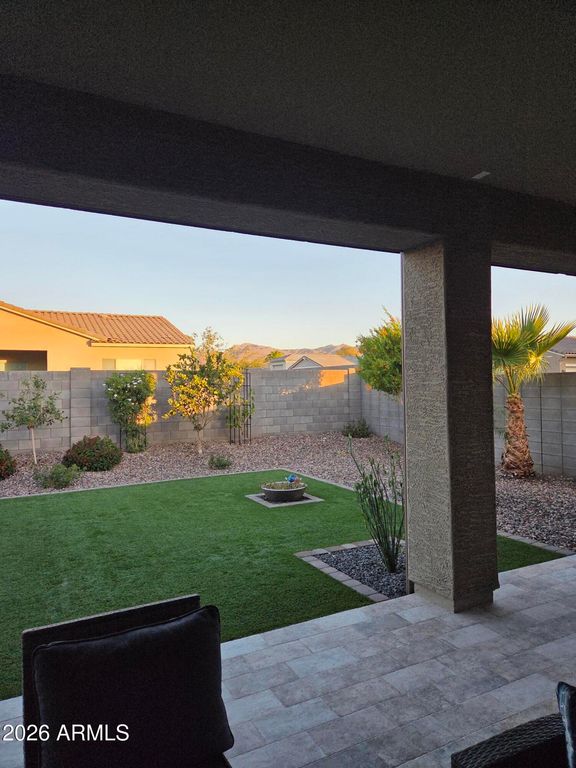 Image 12 of property listing at 5158 N 185TH Lane, Litchfield Park, AZ 85340