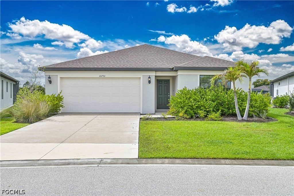 10792 Firebush CIR, North Fort Myers, FL 33917
