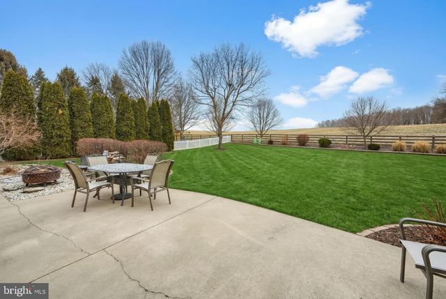 15 MEADOW ST, New Freedom, PA 17349