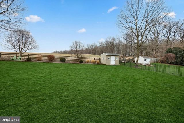 15 MEADOW ST, New Freedom, PA 17349