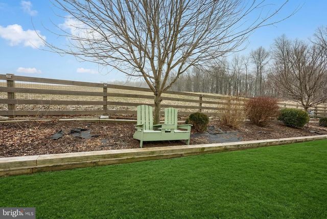 15 MEADOW ST, New Freedom, PA 17349