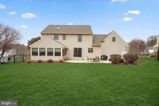 15 MEADOW ST, New Freedom, PA 17349