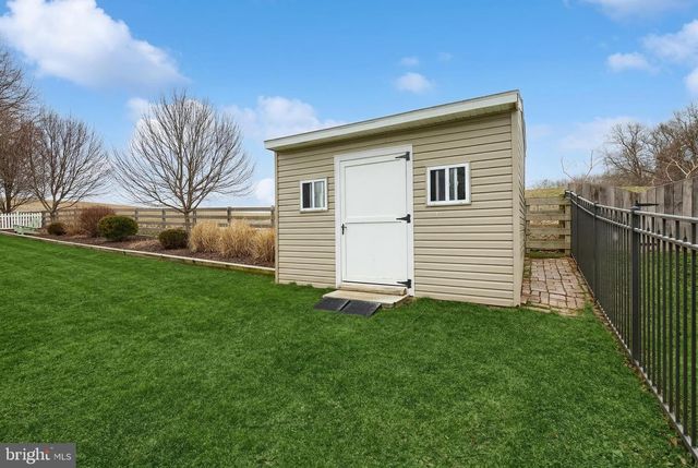 15 MEADOW ST, New Freedom, PA 17349