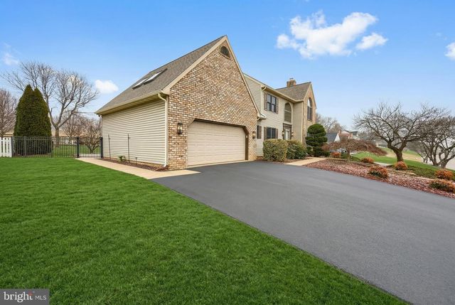 15 MEADOW ST, New Freedom, PA 17349