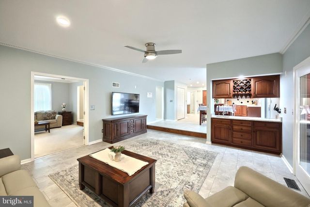 15 MEADOW ST, New Freedom, PA 17349