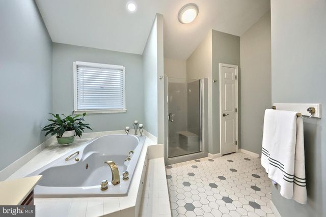 15 MEADOW ST, New Freedom, PA 17349