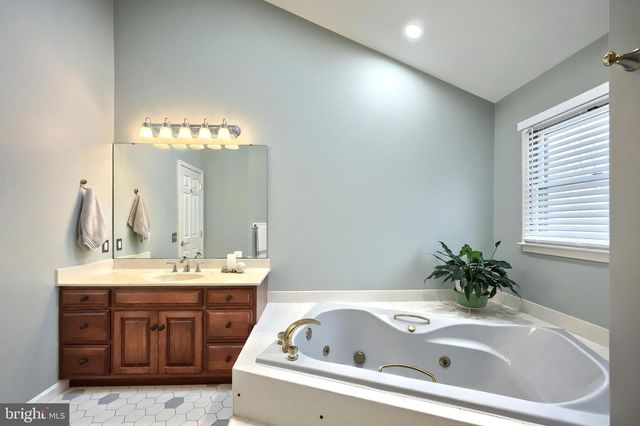 15 MEADOW ST, New Freedom, PA 17349