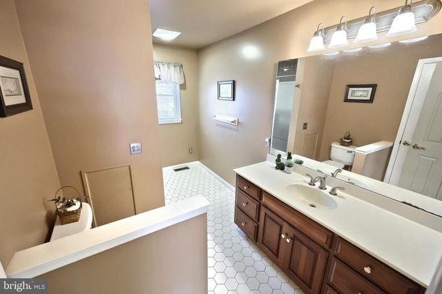 15 MEADOW ST, New Freedom, PA 17349