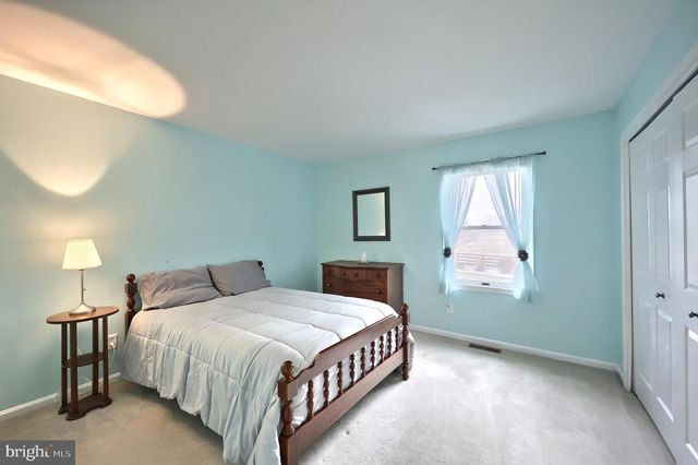 15 MEADOW ST, New Freedom, PA 17349