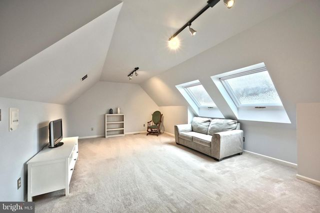 15 MEADOW ST, New Freedom, PA 17349