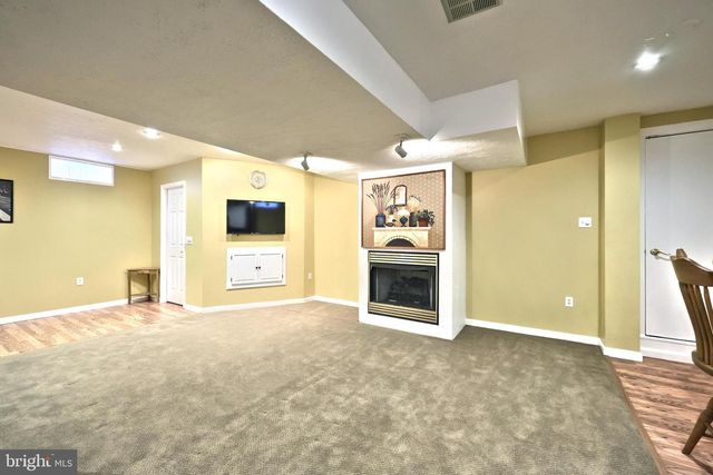 15 MEADOW ST, New Freedom, PA 17349