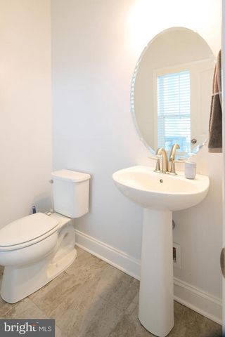 172 SUSSEX DR, State College, PA 16801