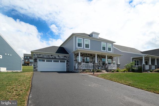 172 SUSSEX DR, State College, PA 16801