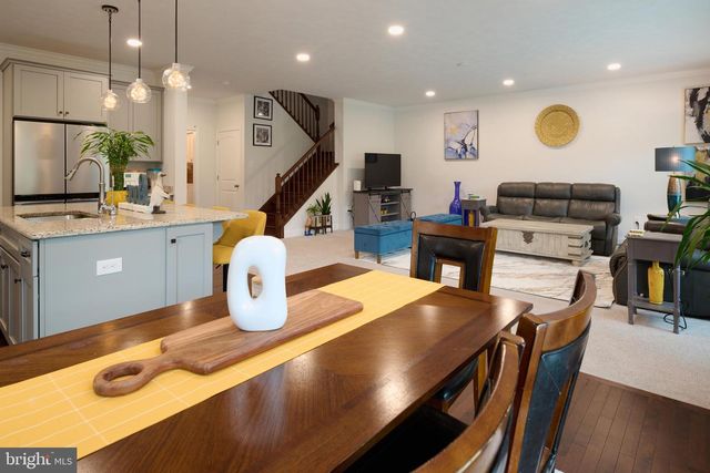 172 SUSSEX DR, State College, PA 16801