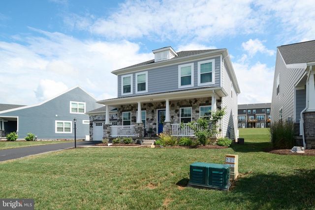 172 SUSSEX DR, State College, PA 16801