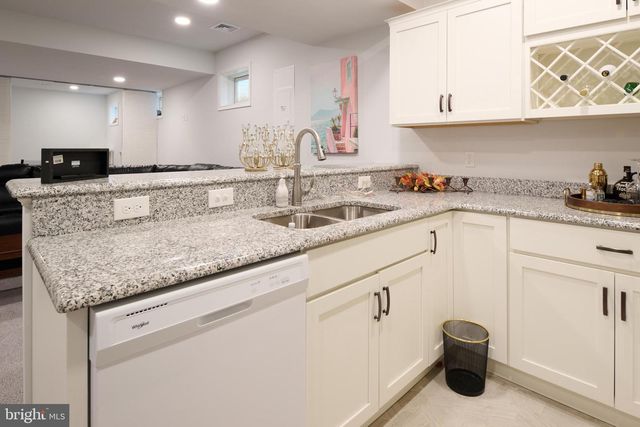 172 SUSSEX DR, State College, PA 16801