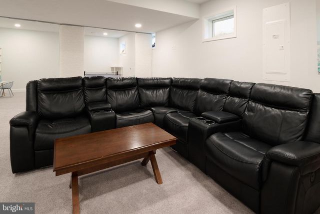 172 SUSSEX DR, State College, PA 16801