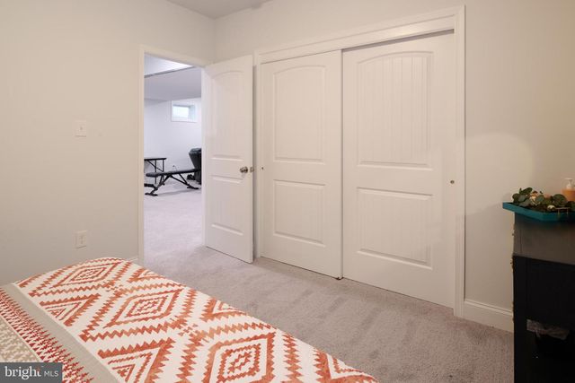 172 SUSSEX DR, State College, PA 16801