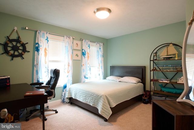 172 SUSSEX DR, State College, PA 16801