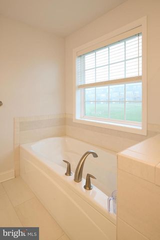 172 SUSSEX DR, State College, PA 16801