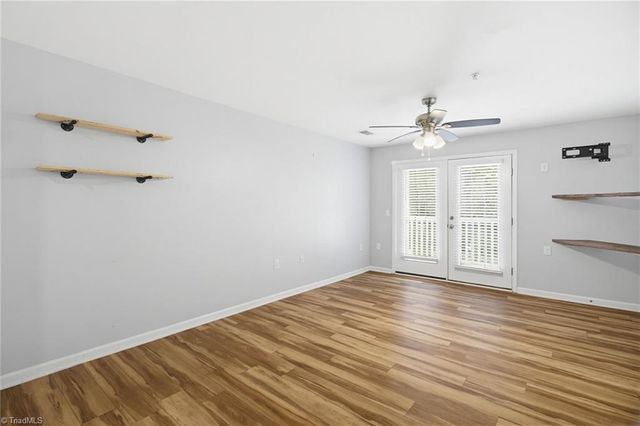 7100 W Friendly Avenue 205, Greensboro, NC 27410