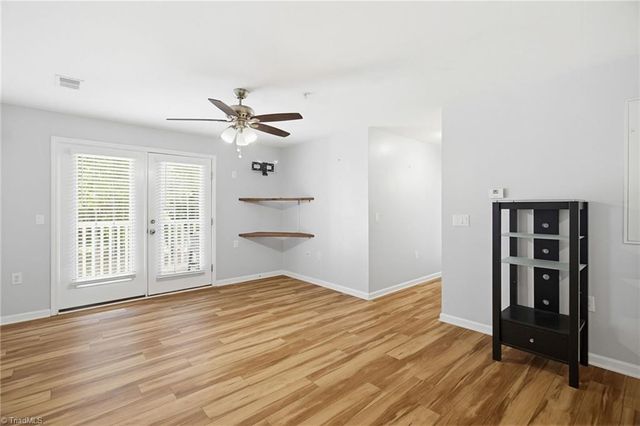 7100 W Friendly Avenue 205, Greensboro, NC 27410