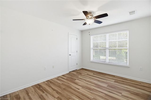 7100 W Friendly Avenue 205, Greensboro, NC 27410