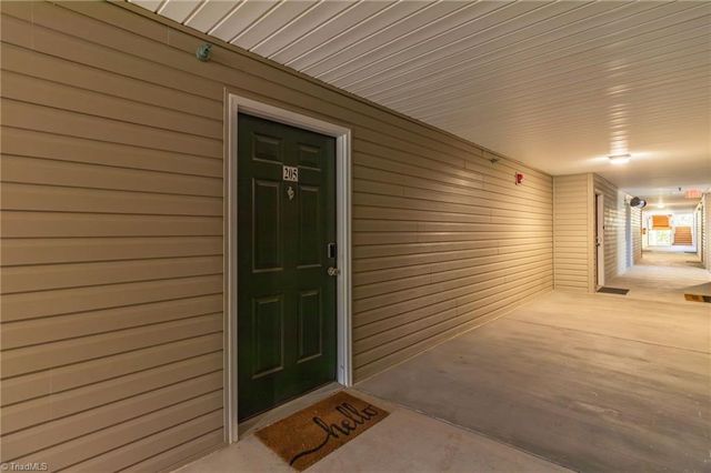 7100 W Friendly Avenue 205, Greensboro, NC 27410