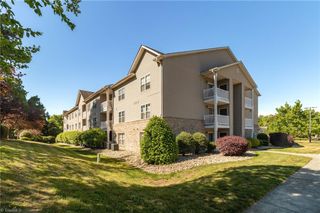 7100 W Friendly Avenue 205, Greensboro, NC 27410