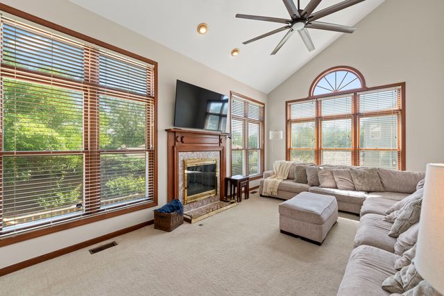 707 Republic Court, Schaumburg, IL 60193