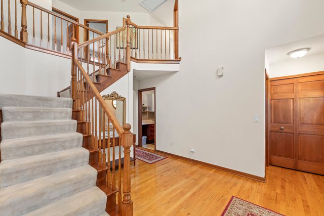 707 Republic Court, Schaumburg, IL 60193