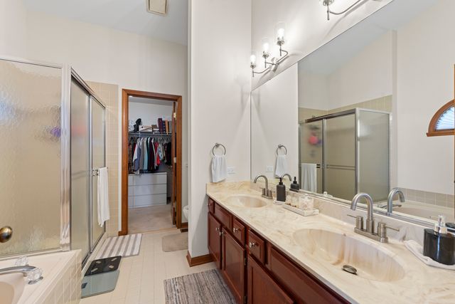 707 Republic Court, Schaumburg, IL 60193