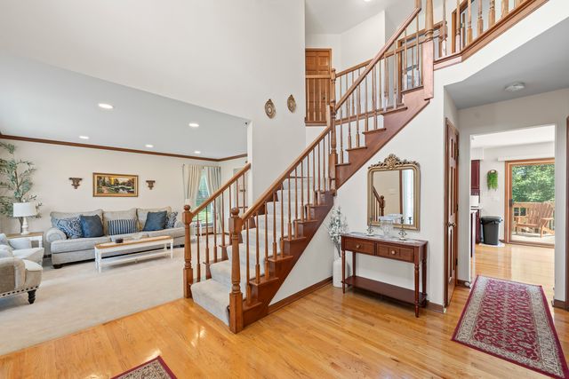 707 Republic Court, Schaumburg, IL 60193