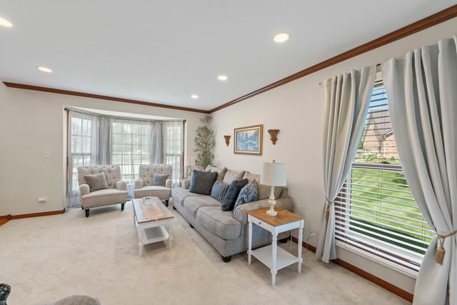707 Republic Court, Schaumburg, IL 60193