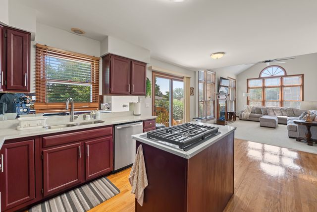707 Republic Court, Schaumburg, IL 60193