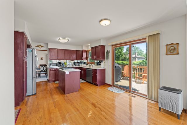 707 Republic Court, Schaumburg, IL 60193