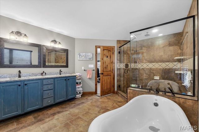 1985 Heritage Farms Drive, Pacific, MO 63069