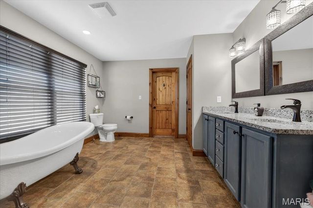 1985 Heritage Farms Drive, Pacific, MO 63069