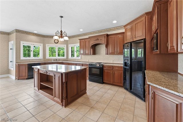 2595 Augusta Drive SE, Massillon, OH 44646