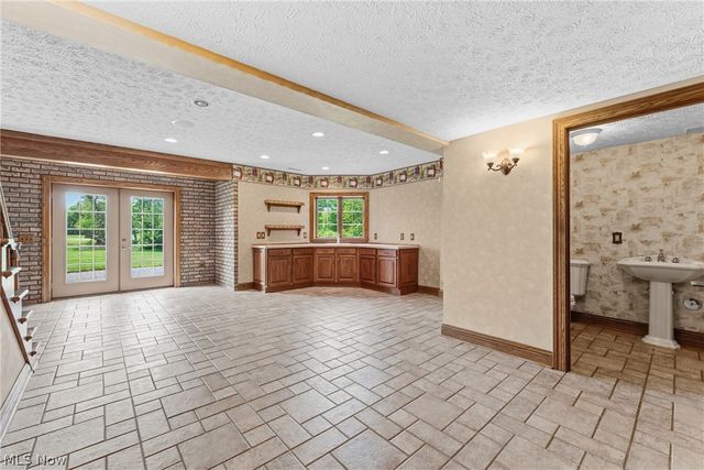 2595 Augusta Drive SE, Massillon, OH 44646
